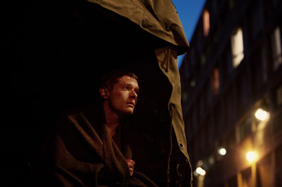Jack O'Connell in una scena del film diretto da Yann Demange