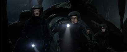 © 2014 WARNER BROS. ENTERTAINMENT INC. & LEGENDARY PICTURES PRODUCTIONS LLC