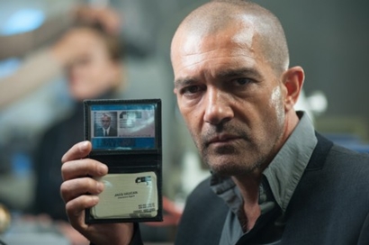 ANTONIO BANDERAS (Jacq Vaucan) - Photo: courtesy of Eagle Pictures ANTONIO BANDERAS (Jacq Vaucan) - Photo: courtesy of Eagle Pictures