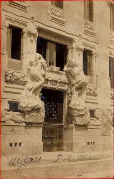 Palazzo Castiglioni, Porta, 1903