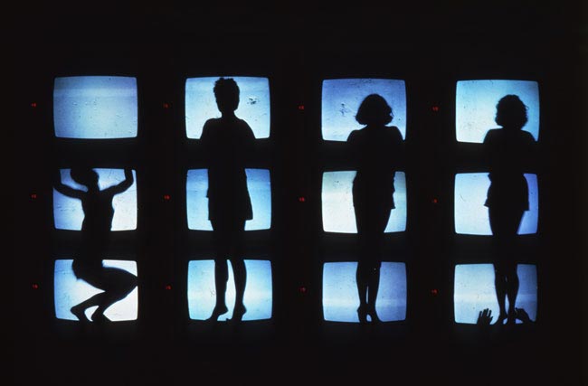 "Prologo e Diario Segreto Contraffatto" di Studio Azzurro - Opera videoteatrale, 1985 Roma, La Piramide - Foto: ufficio stampa "Prologo e Diario Segreto Contraffatto" di Studio Azzurro - Opera videoteatrale, 1985 Roma, La Piramide - Foto: ufficio stampa