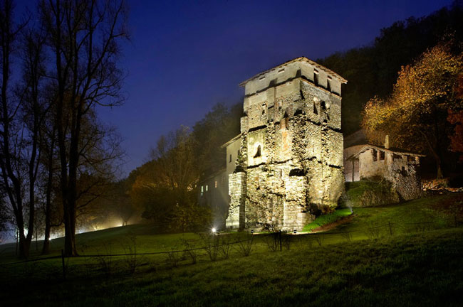 Monastero di Torba (VA) - Foto di Roberto Luisi - FAI Fondo Ambiente Italiano