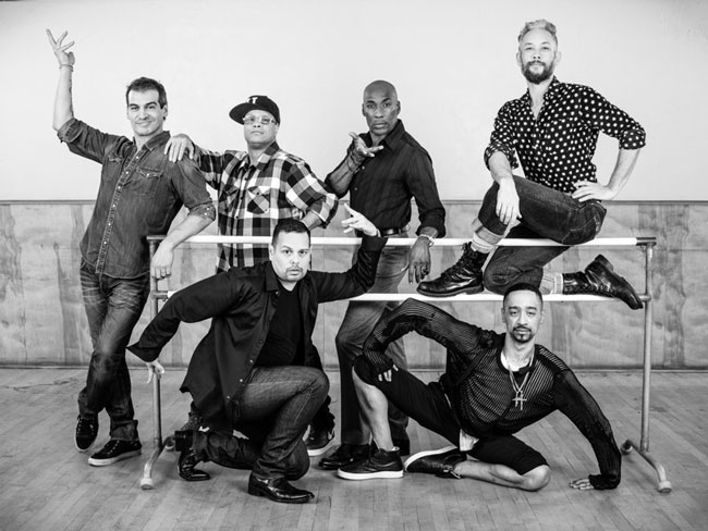 Il gruppo di ballerini in Strike a Pose