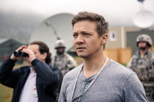 JEREMY RENNER (Ian Donnelly) in ARRIVAL - Photo: courtesy of Paramount Pictures