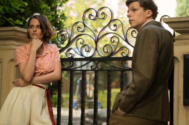 Kristen Stewart e Jesse Eisenberg in Café Society - Photo: courtesy of Warner Bros. I