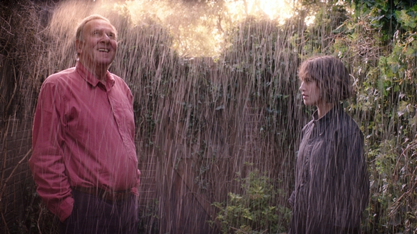 TOM WILKINSON è Alfie in THIS BEAUTIFUL FANTASTIC - Photo: courtesy of Ambi Media Italia TOM WILKINSON è Alfie in THIS BEAUTIFUL FANTASTIC