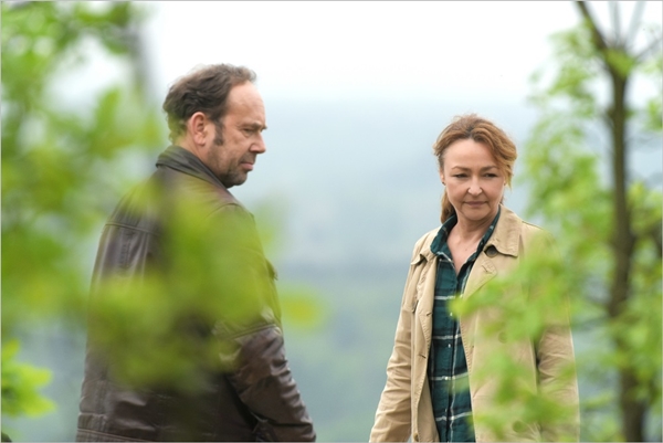 Olivier Gourmet (Paul) e Catherine Frot (Claire) nel film Quello che so di lei © Photo Michael Crotto - Courtesy of BIM Olivier Gourmet (Paul) e Catherine Frot (Claire) nel film Quello che so di lei © Photo Michael Crotto - Courtesy of BIM