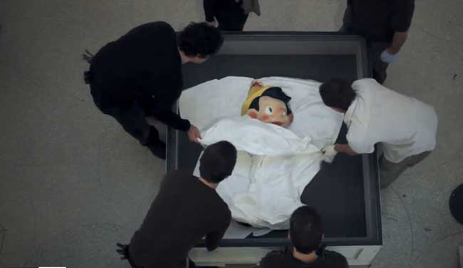 Un'immagine di Maurizio Cattelan Be Right Back - Photo: courtesy of Nexo Digital