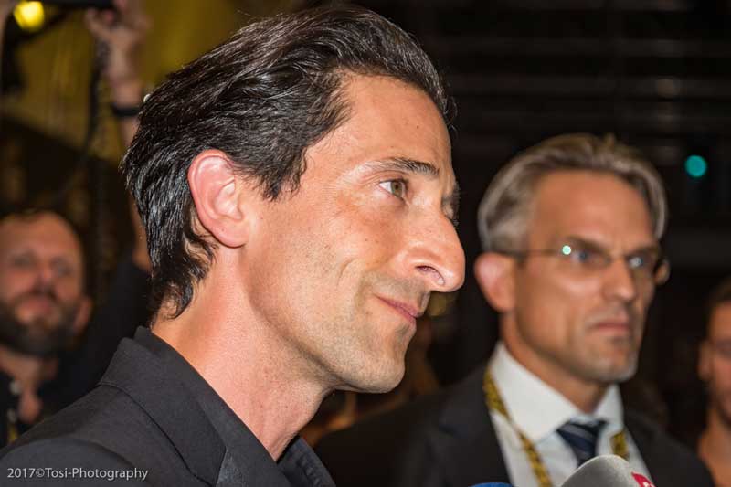 Adrien Brody sul red carpet di Locarno 70 © Tosi Photography Adrien Brody sul red carpet di Locarno 70 - Ph: Tosi Photography