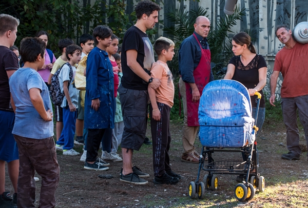 Valentina Vannino, Gianni Vastarella e Sergio Vitolo sul set del film L'intrusa di Leonardo di Costanzo - Foto: Gianni Fiorito Valentina Vannino, Gianni Vastarella e Sergio Vitolo sul set del film L'intrusa di Leonardo di Costanzo - Foto: Gianni Fiorito
