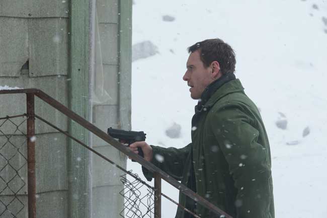Michael Fassbender nel film L’Uomo di Neve © Universal Pictures