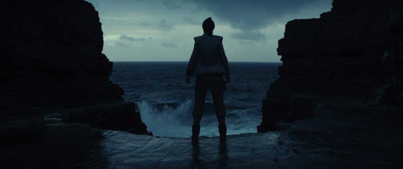 una scena del film Star Wars: Gli Ultimi Jedi - Photo: courtesy of The Walt Disney Company Italia una scena del film Star Wars: Gli Ultimi Jedi - Photo: courtesy of The Walt Disney Company Italia