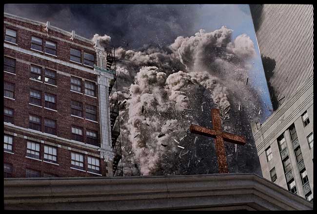 James Nachtwey, Crollo della torre sud del World Trade Center. New York, USA, 2001 © James Nachtwey Crollo della torre sud del World Trade Center. New York, USA, 2001 © James Nachtwey