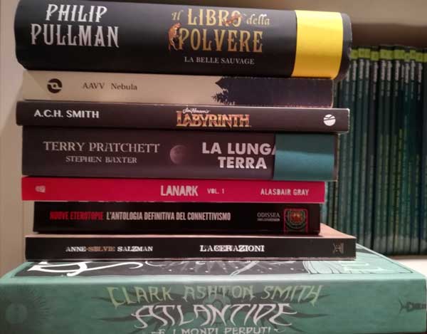 Letture fantastiche per Natale: la pila di libri di Emanuele Letture fantastiche per Natale: la pila di libri di Emanuele