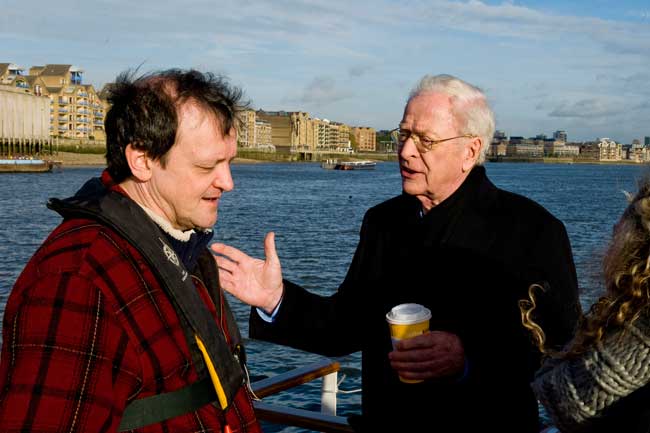 David Batty (regista) e Sir Michael Caine in My Generarion, Raymi Hero Productions 2017, foto di Jeff Spicer David Batty (regista) e Sir Michael Caine in My Generarion, Raymi Hero Productions 2017, foto di Jeff Spicer
