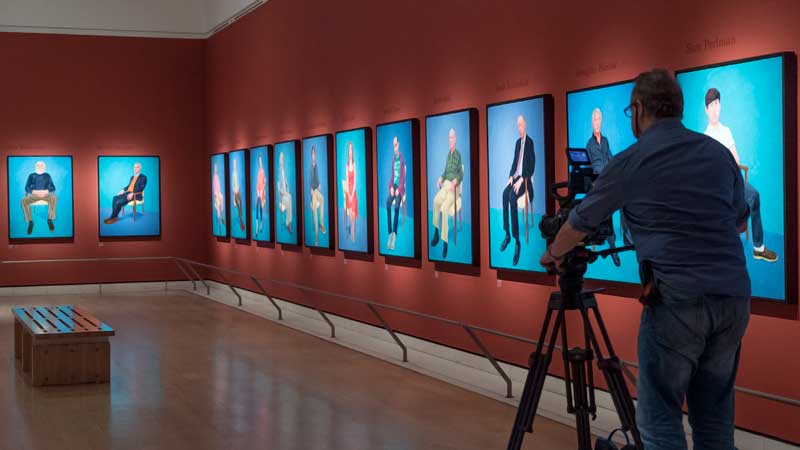 Un’immagine dal set del film David Hockney dalla Royal Academy of Arts - Photo: courtesy of Æ EXHIBITION ON SCREEN Un’immagine dal set del film David Hockney dalla Royal Academy of Arts - Photo: courtesy of Æ EXHIBITION ON SCREEN