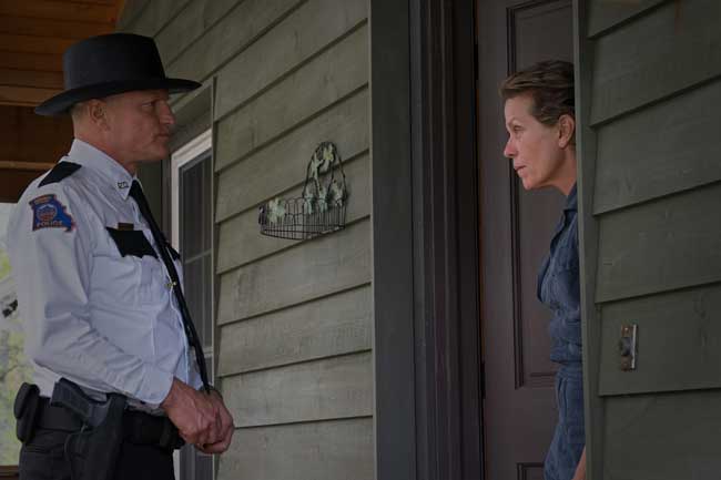 Woody Harrelson e Frances McDormand in Tre Manifesti a Ebbing, Missouri - Photo: courtesy of 20h century Fox Italia Woody Harrelson e Frances McDormand in Tre Manifesti a Ebbing, Missouri - Photo: courtesy of 20h century Fox Italia