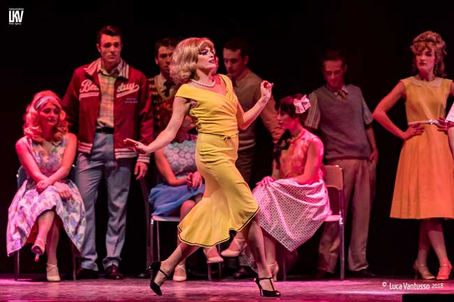 Floriana Monici è Velma, la madre di Amber nel musical Hairspray © Luca Vantusso Floriana Monici è Velma, la madre di Amber nel musical Hairspray © Luca Vantusso