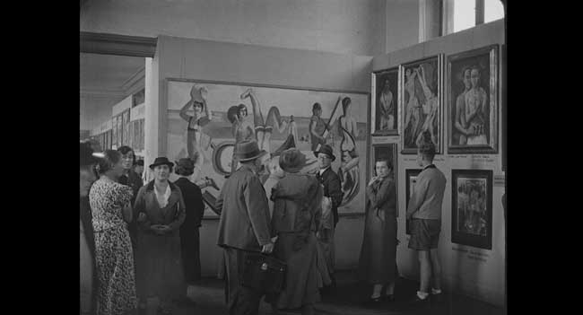 Un’immagine di repertorio della mostra di “Arte Degenerata” del 1937 - Photo: courtesy of Nexo Digital Hitler contro Picasso e gli Altri - Un’immagine di repertorio della mostra di “Arte Degenerata” del 1937 - Photo: courtesy of Nexo Digital