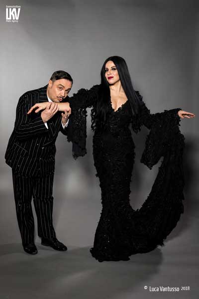 La Famiglia Addams - Gabriele Cirilli (Gomez) e Jacqueline Maria Ferri (Morticia) - Foto © 2018 Luca Vantusso La Famiglia Addams - Gabriele Cirilli (Gomez) e Jacqueline Maria Ferri (Morticia) - Foto 2018 Luca Vantusso
