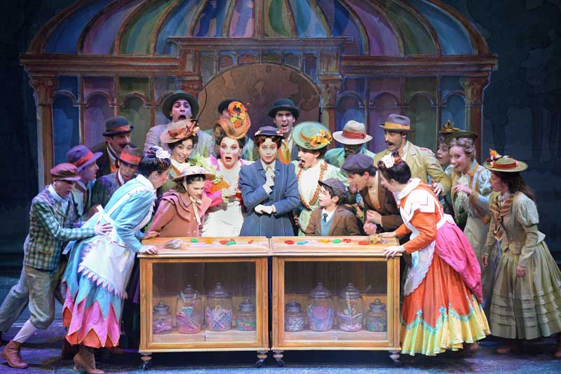Una scena di Mary Poppins il musical - Foto di Alessandro Pinna Mary Poppins il musical - foto di Alessandro Pinna