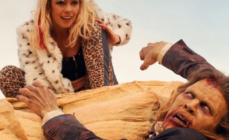 Brittany Allen in una scena del film Deserto Rosso Sangue - Photo: courtesy of Midnight Factory Brittany Allen in una scena del film Deserto Rosso Sangue - Photo: courtesy of Midnight Factory