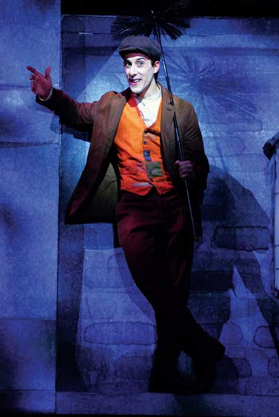Davide Sammartano nel musical Mary Poppins - Foto di Alessandro Pinna Davide Sammartano nel musical Mary Poppins - Foto di Alessandro Pinna