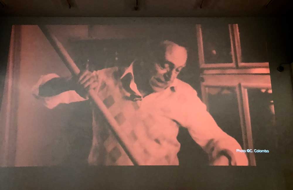 una delle immagini di Achille Castiglioni proiettate nelle sale del m.a.x. museo una delle immagini di Achille Castiglioni proiettate nelle sale del m.a.x. museo