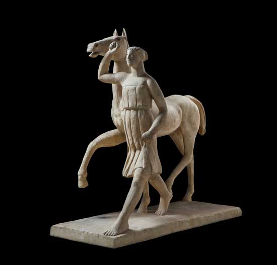 Carl Burckhardt (1878-1923), Amazzone che conduce un cavallo, (1921-23), gesso, modello originale, h 231 cm, plinto 230 x 70 cm, Basilea, Skulpturhalle Basel, deposito permanente del Basler Kunstverein © Museo Vincenzo Vela / Foto Ruedi Habegger, Basel Carl Burckhardt, Amazzone che conduce un cavallo - Foto Ruedi Habegger, Basel