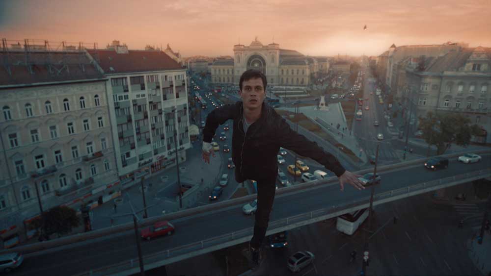 una scena del film Una Luna Chiamata Europa - Photo: courtesy of Movies Inspired una scena del film Una Luna Chiamata Europa - Photo: courtesy of Movies Inspired