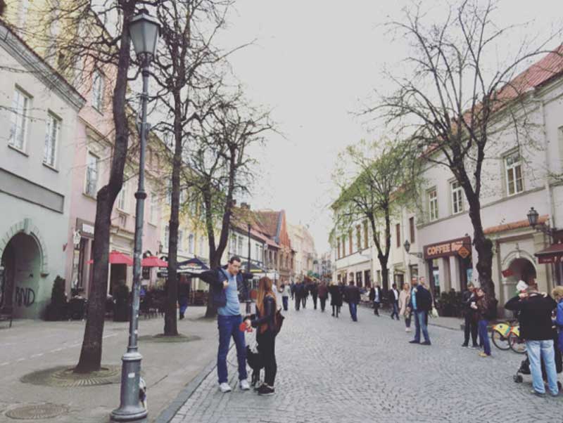 Pilies Street a Vilnius - Photo © Anna Falciasecca Pilies Street a Vilnius - Photo © Anna Falciasecca