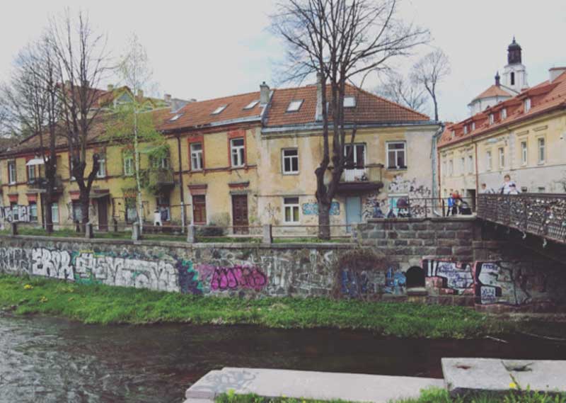 il quartiere della Repubblica di Uzupis - Photo © Anna Falciasecca il quartiere della Repubblica di Uzupis - Photo by Anna Falciasecca