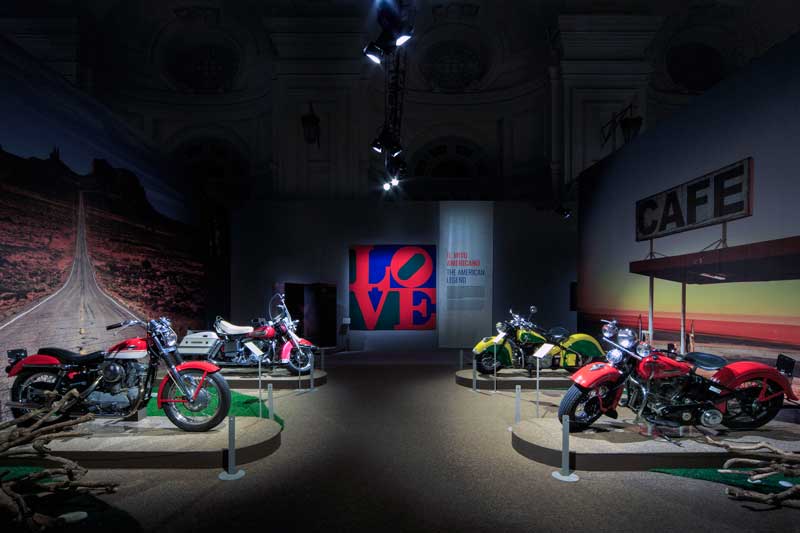 Easy Rider il mito della motocicletta come arte: una foto dell’allestimento della mostra Easy Rider il mito della motocicletta come arte: una foto dell’allestimento della mostra