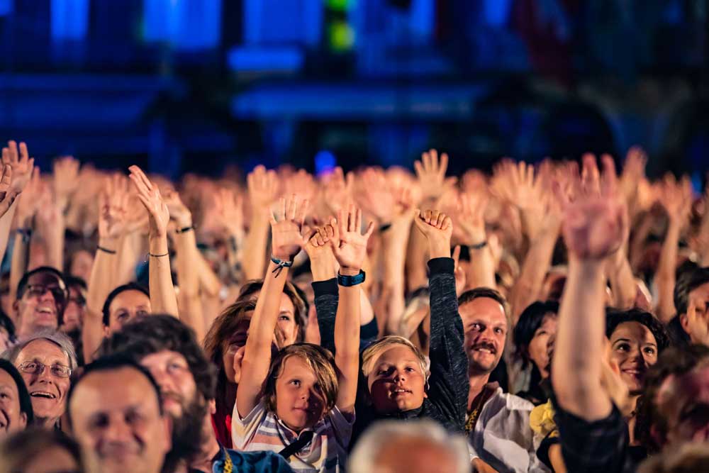 il pubblico in Piazza Grande all'inaugurazione - Photo: © Locarno Festival/ Marin Mikelin il pubblico di Piazza Grande il 1 agosto - Photo credits Locarno Festival/ Marin Mikelin