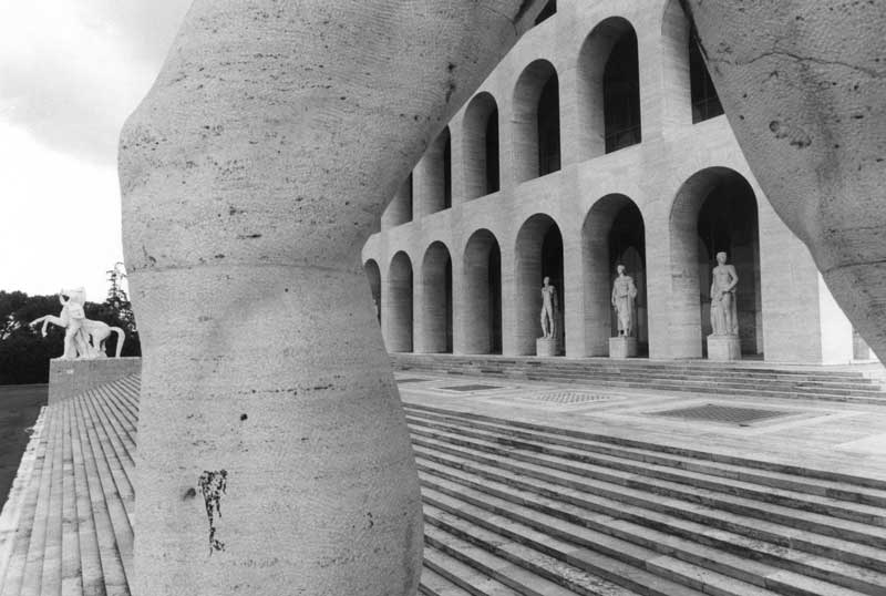 Eternal City - Tim Benton, Palazzo della Civiltà Italiana, EUR, (archs. Giovanni Guerrini, Ernesto La Padula and Mario Romano), 1976 - Tim Benton / RIBA Collections Eternal City - Tim Benton, Palazzo della Civiltà Italiana