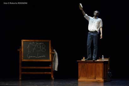 Andrea Robbiano in una scena di Fuori Misura © Roberto Rognoni