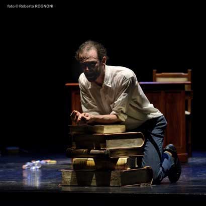 Andrea Robbiano in una scena di Fuori Misura © Roberto Rognoni