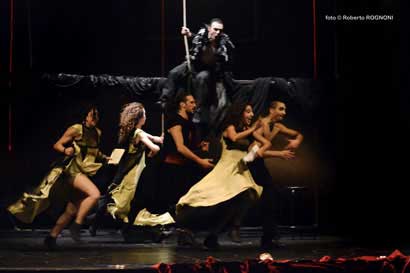 una scena del Barbiere di Siviglia al Teatro Leonardo © Roberto Rognoni