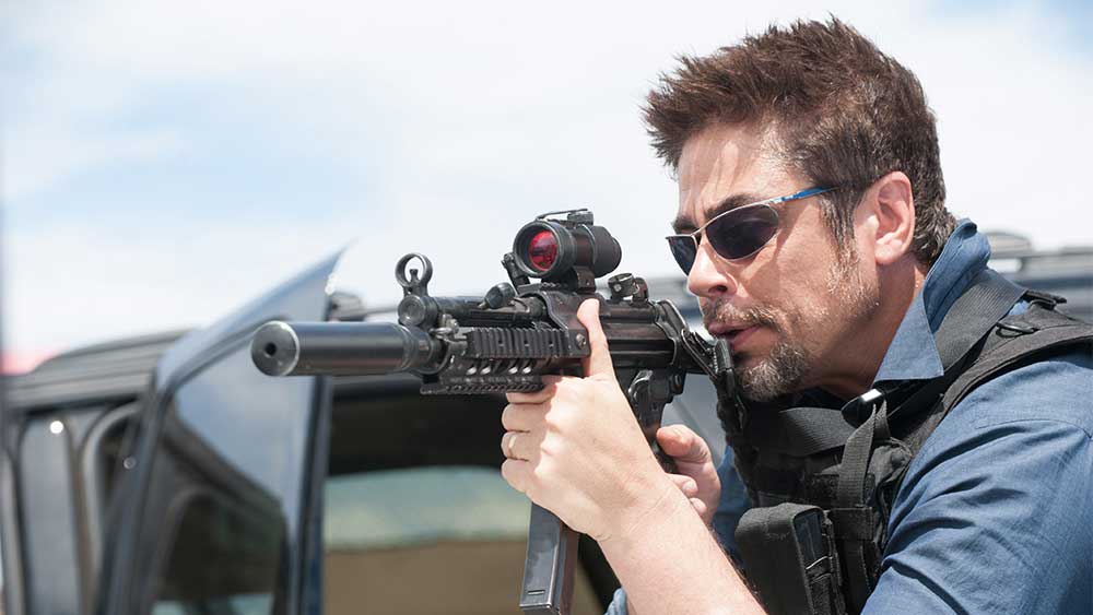 Benicio Del Toro in una scena di SICARIO © Richard Foreman Benicio Del Toro in una scena di SICARIO - Photo by Richard Foreman