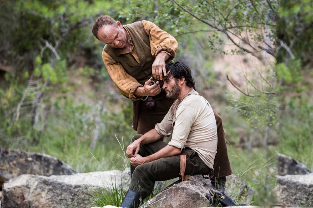 Joaquin Phoenix e John C. Reilly in una scena del film The Sister Brothers © Magali Bragard Joaquin Phoenix e John C. Reilly in una scena del film The Sister Brothers_Photo Magali Bragard