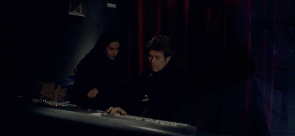 Giada Colagrande e Willem Dafoe in una scena del film Padre Giada Colagrande e Willem Dafoe in una scena del film Padre