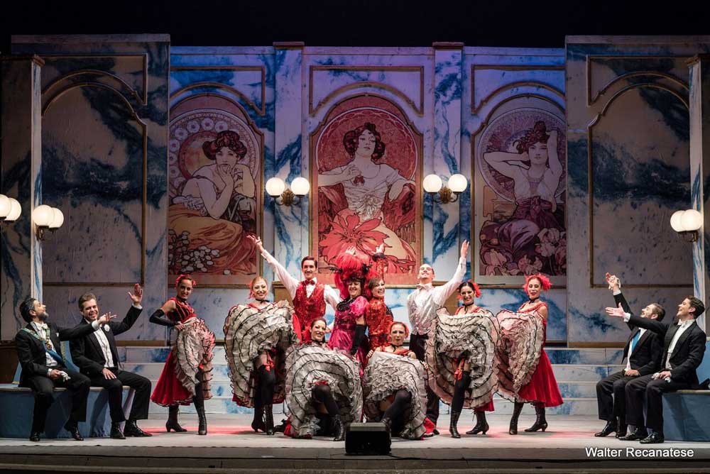 La Vedova Allegra è nella stagione 2018/19 del Teatro Manzoni di Milano - Photo: courtesy of Teatro Manzoni La Vedova Allegra nella stagione 2018/19 del Teatro Manzoni di Milano - Photo: courtesy of Teatro Manzoni