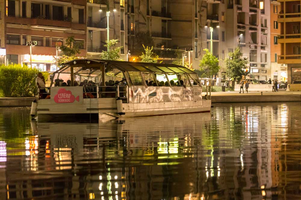 Cinema Bianchini in battello sta per tornare dal 15 ottobre al 31 dicembre 2018 sui Navigli Cinema Bianchini in battello sui Navigli 2018
