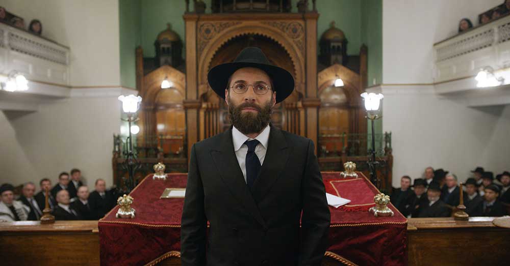 Alessandro Nivola nel film Disobedience - Photo: courtesy of Cinema srl Alessandro Nivola nel film Disobedience - Photo: courtesy of Cinema srl