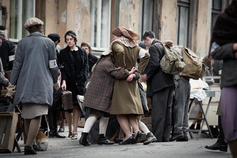 nelle strade del ghetto, una scena del film Chi scriverà la nostra Storia - Photo: Anna Wloch film Chi scriverà la nostra Storia - Photo: Anna Wloch