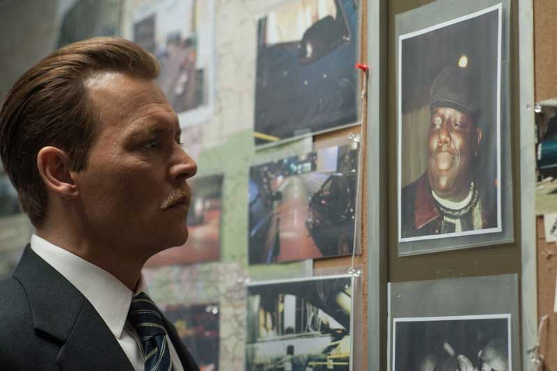 Johnny Depp in una scena del film City of lies - Photo: courtesy of Notorious Pictures Johnny Depp in una scena del film City of lies - Photo: courtesy of Notorious Pictures