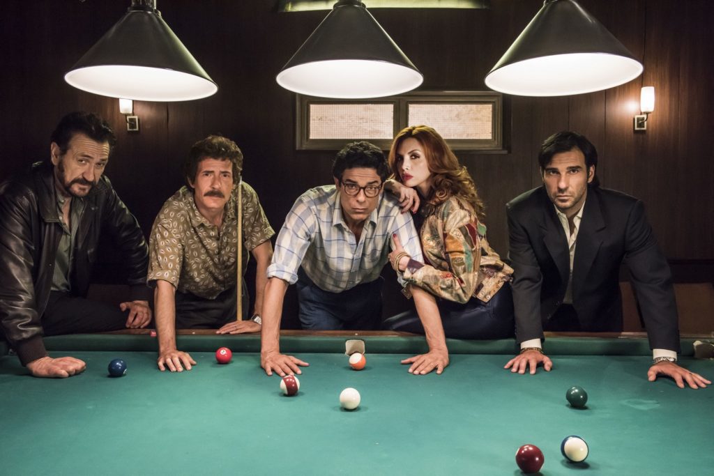 Marco Giallini, Gianmarco Tognazzi, Alessandro Gassmann, Ilenia Pastorelli e Edoardo Leo in una scena del film - Photo: courtesy of 01 Distribution Non ci resta che il crimine foto film