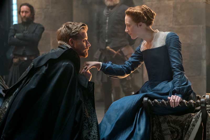 Jack Lowden e Saoirse Ronan in una scena del film Maria Regina di Scozia - Photo © 2018 FOCUS FEATURES LLC. ALL RIGHTS RESERVED Jack Lowden e Saoirse Ronan in una scena del film Maria Regina di Scozia - Photo © 2018 FOCUS FEATURES LLC. ALL RIGHTS RESERVED