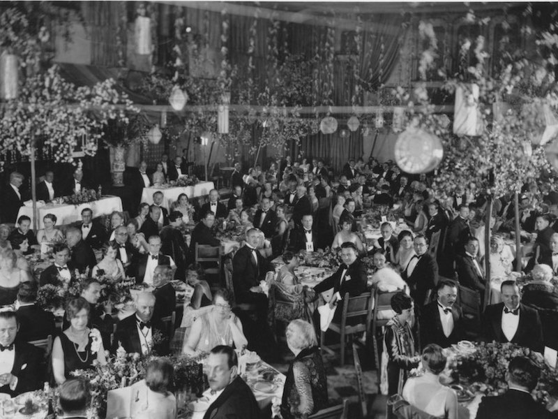Il banchetto della prima cerimonia degli Oscar nel 1929 Il banchetto della prima cerimonia degli Oscar nel 1929