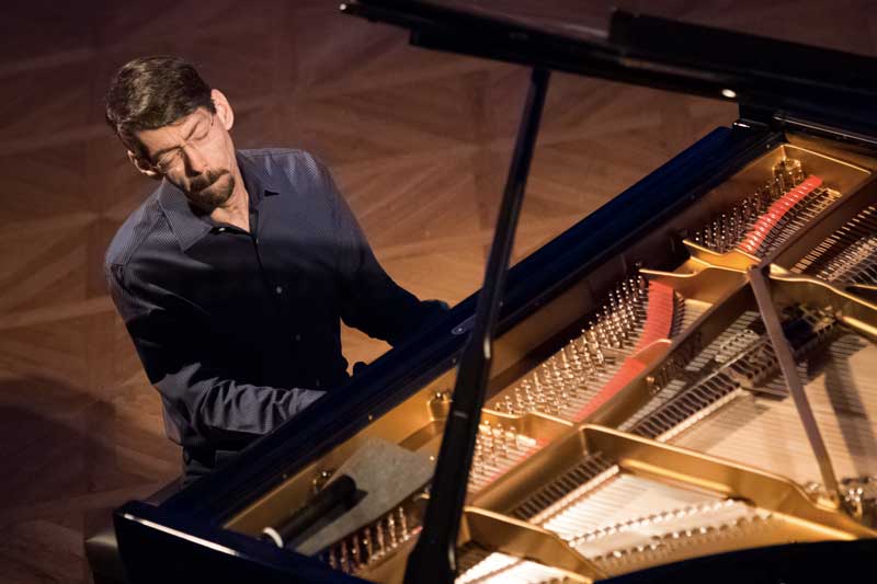 Fred Hersch al piano - Photo by Martin Zeman Fred Hersch al piano - Photo by Martin Zeman